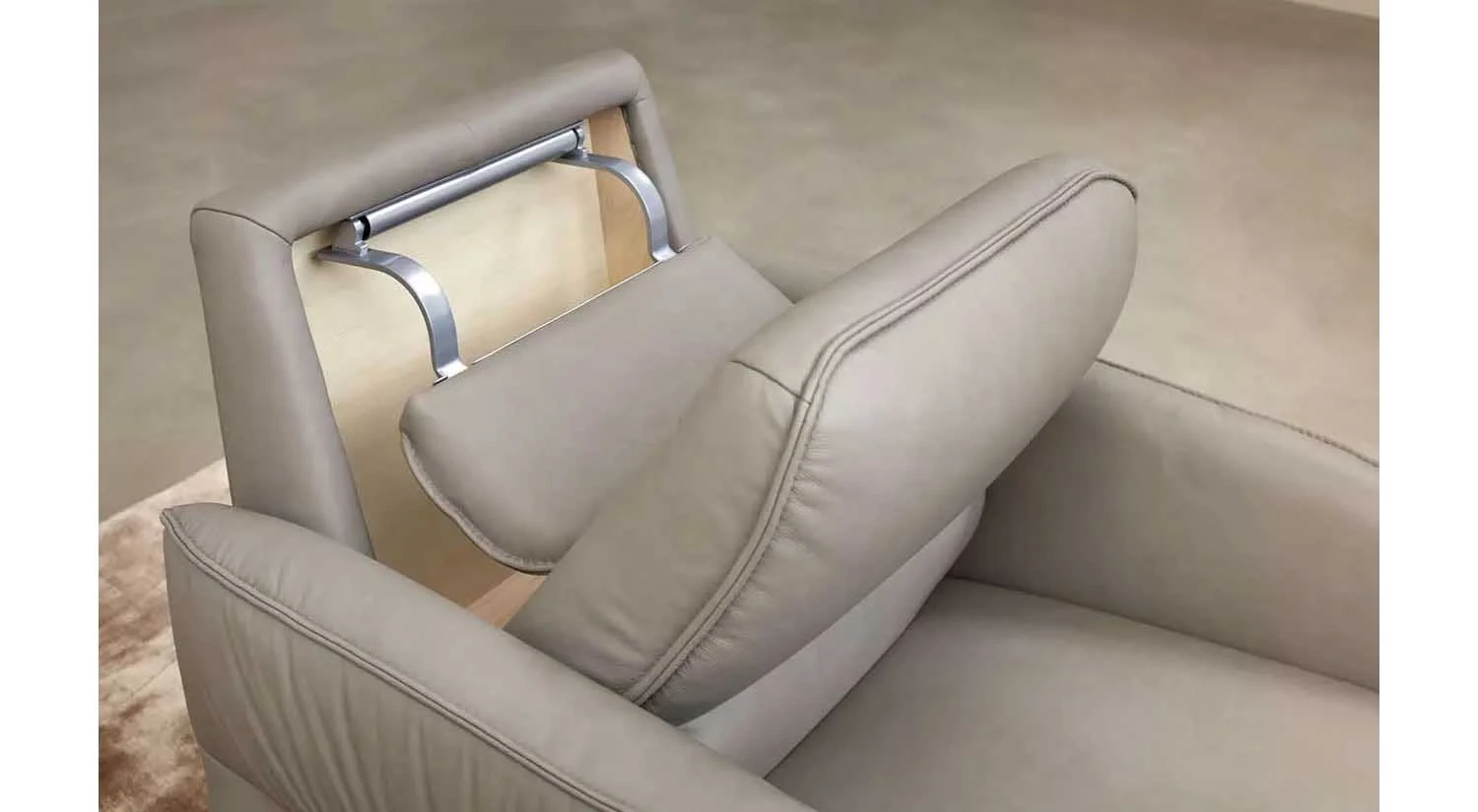 Aura Manual Recliner By Himolla 3 Aura Manual Recliner By Himolla - Image 3