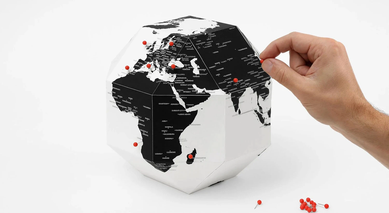 DEAR WORLD - The Personal Globe / Here By Country 1 DEAR WORLD - The Personal Globe / Here By Country